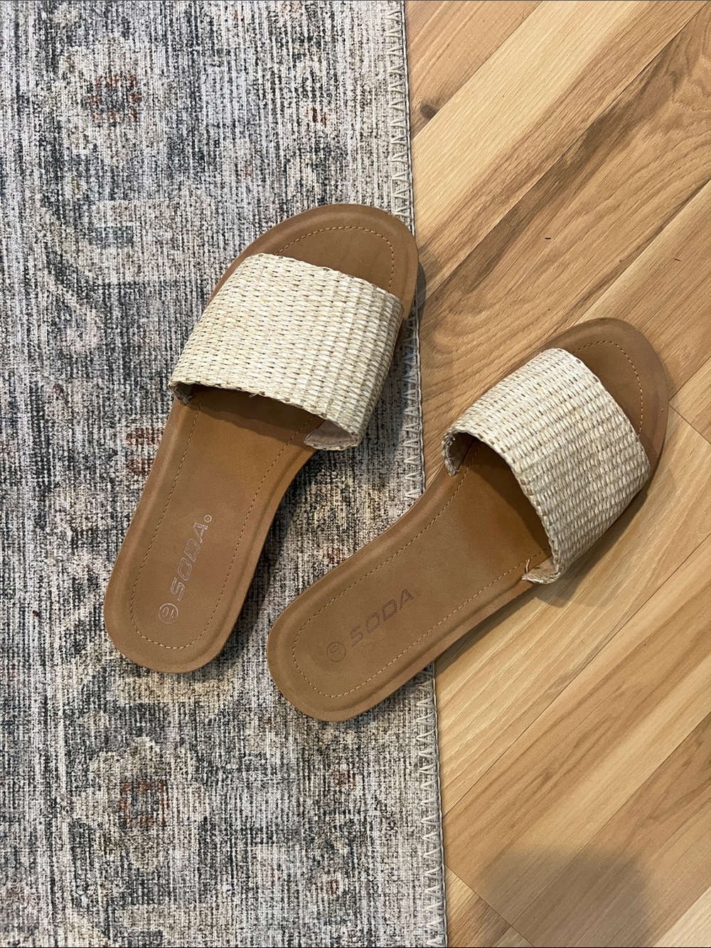 Soda sandals